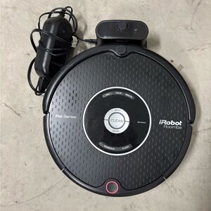 iRobot Roomba Pet Series Robotic Vacuum 595